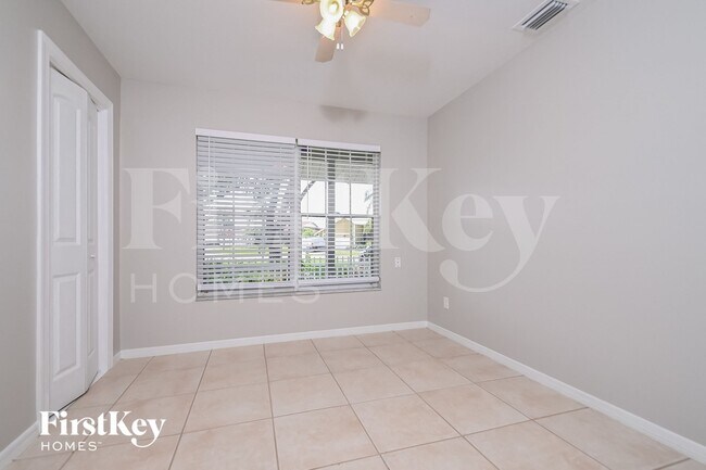 Building Photo - 15 SE 12th Ave