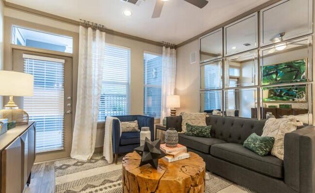 Building Photo - 2 bedroom in Houston TX 77019