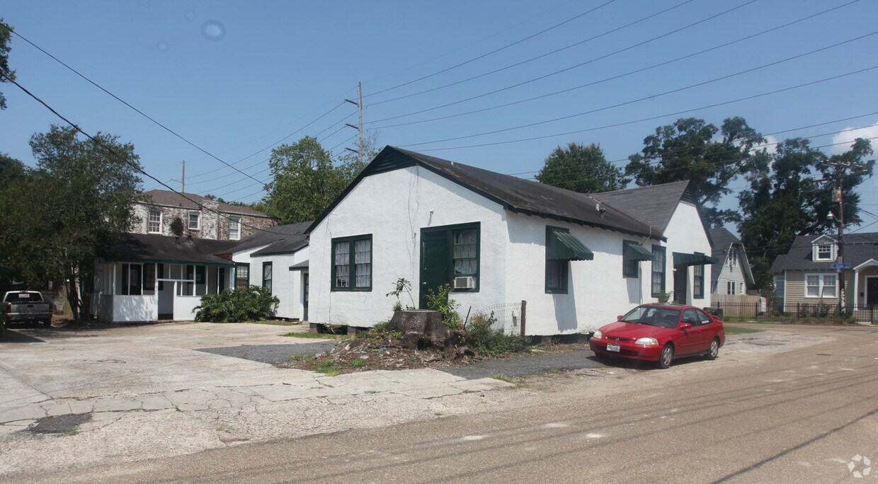 Building Photo - 440-448 E State St