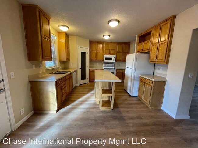 Foto del edificio - 3 br, 3 bath House - 2335 Jacobsen Lane