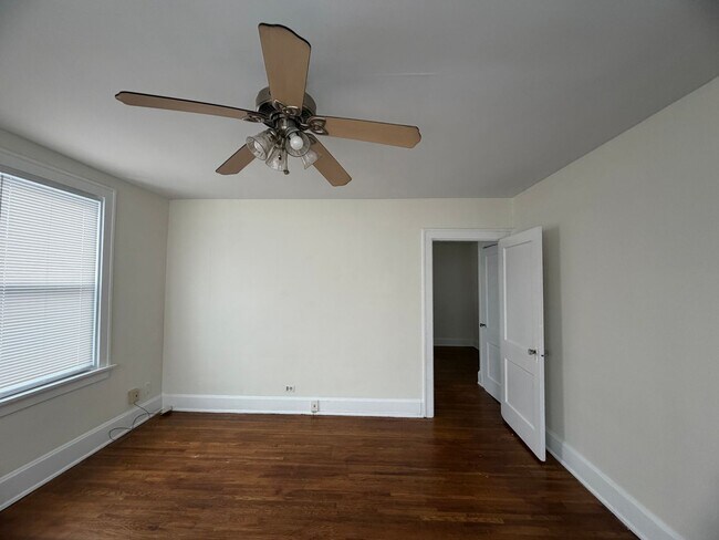 Foto del edificio - 6611 Kennedy Ave