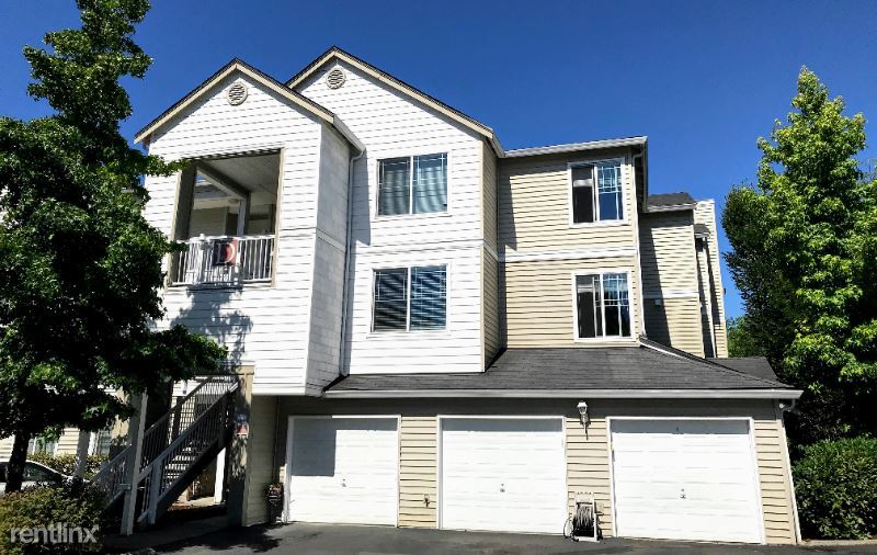 3 br, 2 bath Condo 2009 196th ST SE APT Condo for Rent in