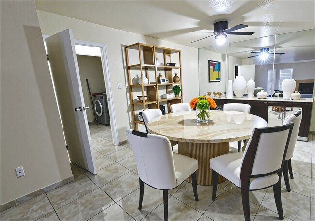 Foto del edificio - 6500 Sands Point Dr
