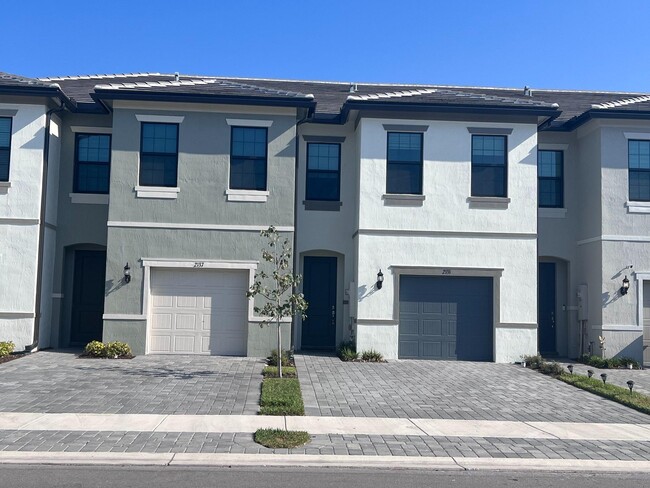 Building Photo - 2274 Appleton Cir S