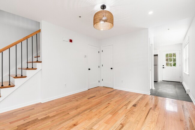 Foto del edificio - 19 Maple Ave