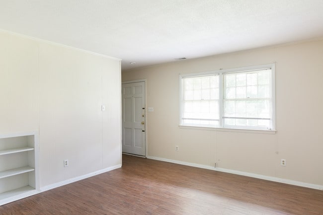 Building Photo - 4203 S Dowfield Dr