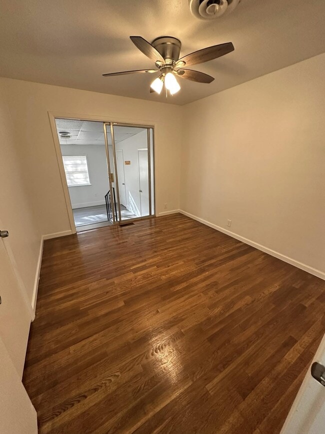 Building Photo - 2707 Pawnee Dr