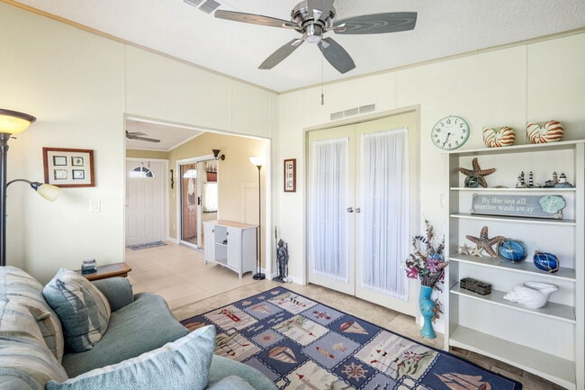 Foto del edificio - Furnished 2BR/2BA Home in Jamaica Bay Vill...