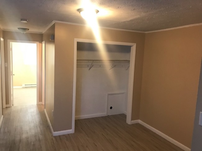 Foto del edificio - 1002-1058 Woodstock Ln