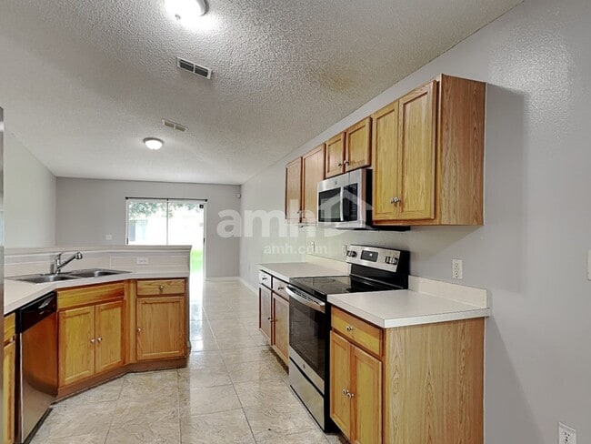 Building Photo - 16918 Corner Hill Ct