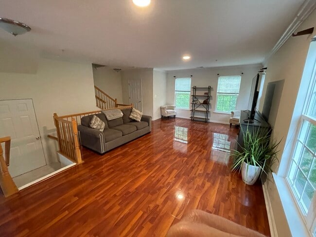 Foto del edificio - 2147 Hideaway Ct