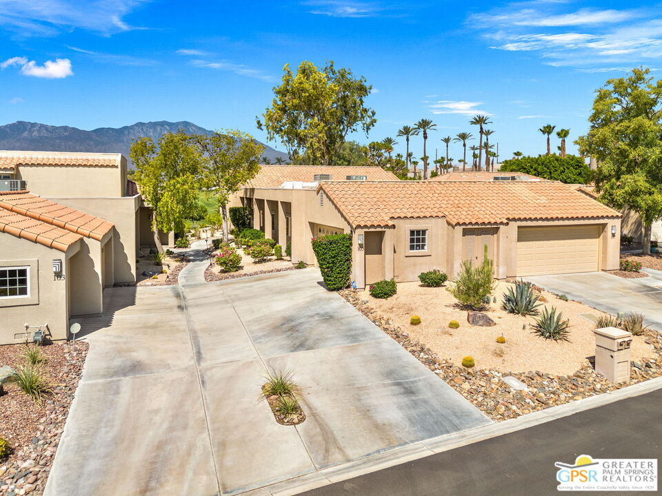 Foto principal - 105 Augusta Dr
