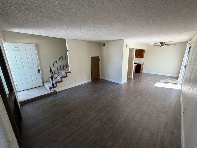 Foto del edificio - 2 bedroom | 1.5 bathroom | Citrus Heights Town Home