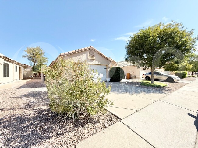 Photo - 1150 W Lark Dr House