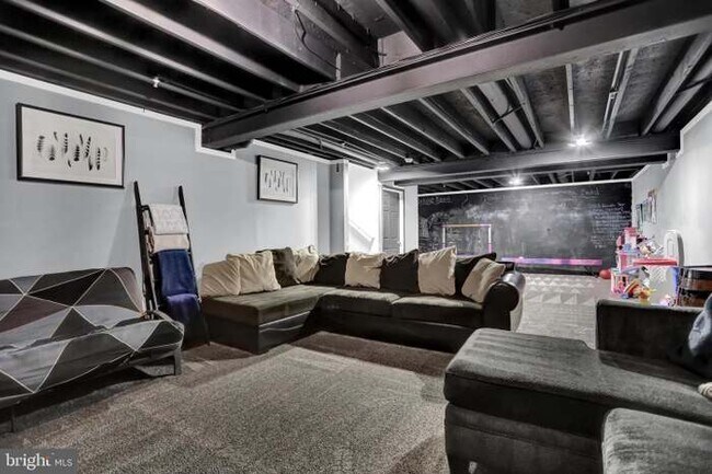 Foto del edificio - 1704 Scenic Manor Dr