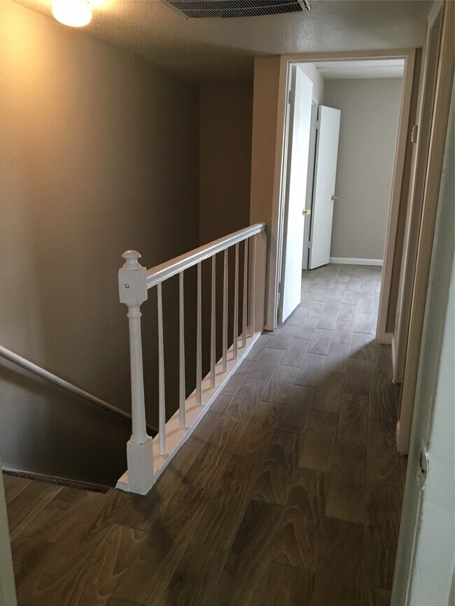 Foto del edificio - 6200 W Tidwell Rd