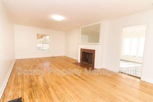 Foto del edificio - 356 Derby Cir