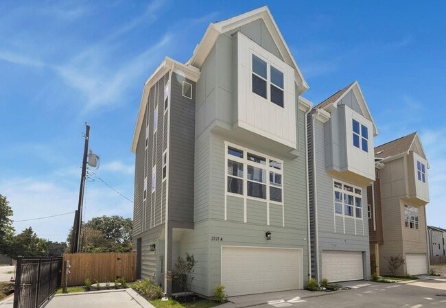 Building Photo - 2121 A Hoskins Dr