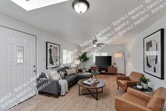 Building Photo - 2810 W Carnauba St