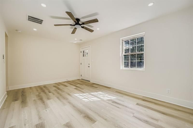 Foto del edificio - 3099 Delowe Dr