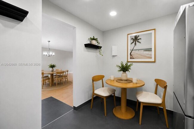 Foto del edificio - 800 S Hollybrook Dr