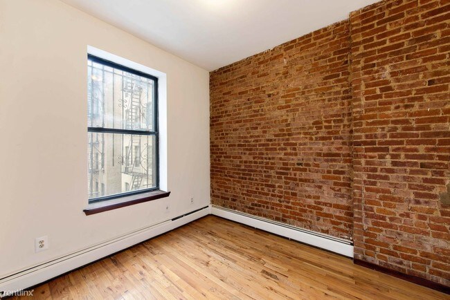 Building Photo - 967 Columbus Ave