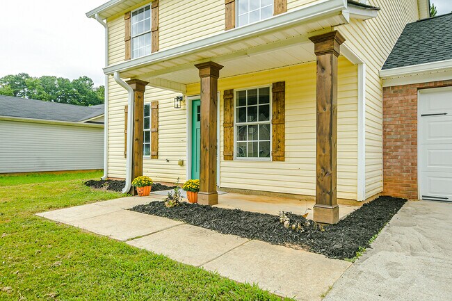 Building Photo - 5484 Denny Dr