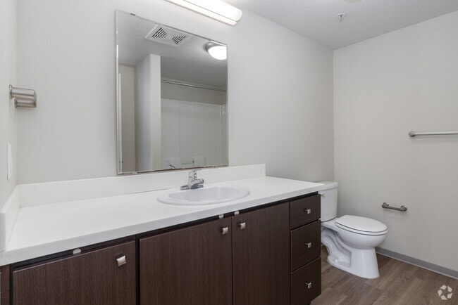 Loft - 603SF - Bathroom - 4th Main