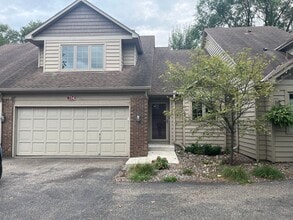 Building Photo - 734 Sullivan Way NE