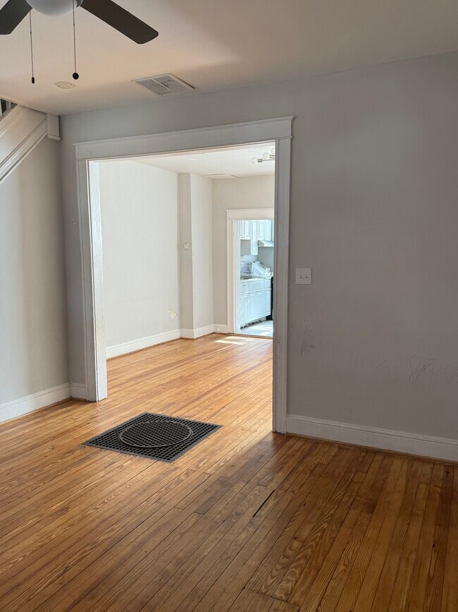 Foto del edificio - 741 Melville Ave