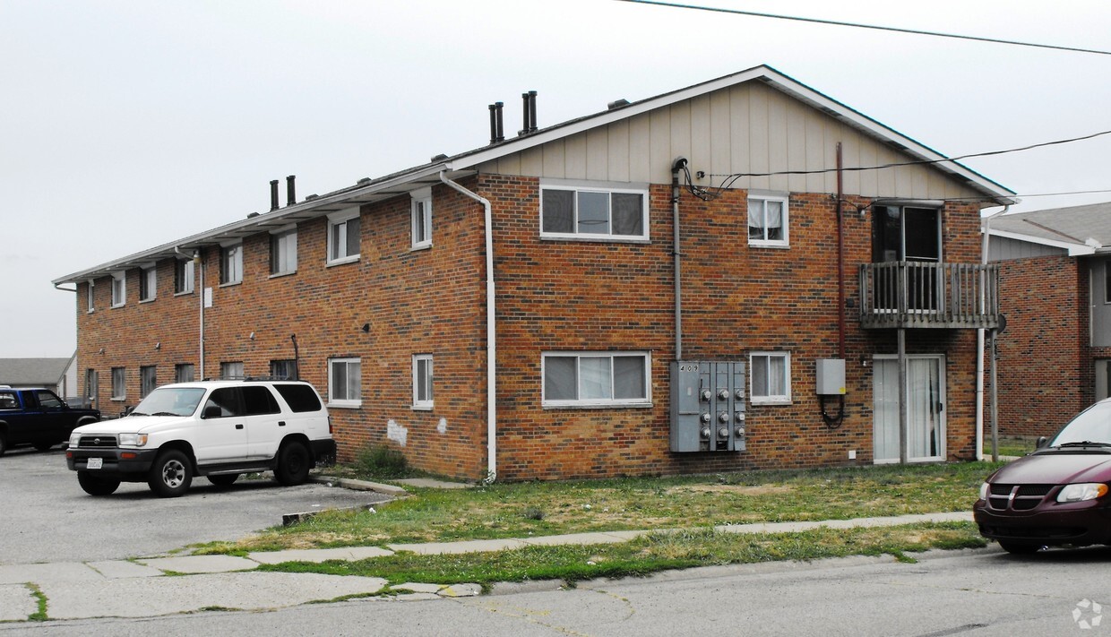 Building Photo - 409 Sycamore Rd