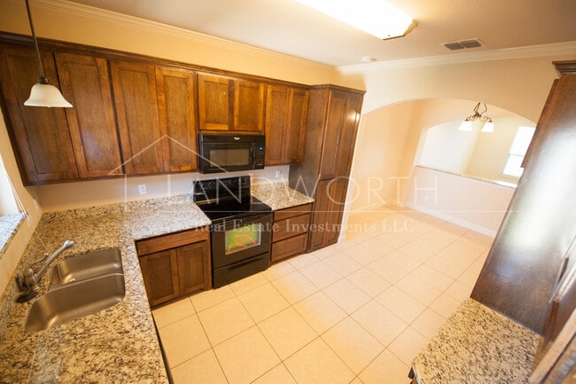 Foto del edificio - 3 bed 2 bath Beautiful Property