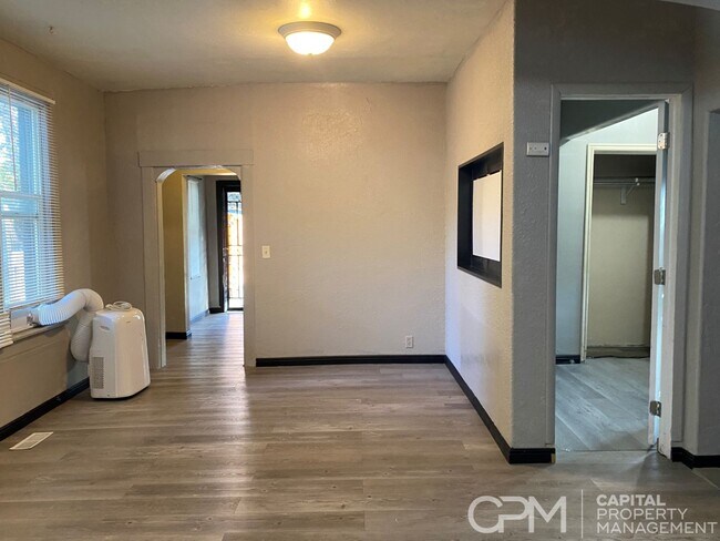 Building Photo - 15 DAYS RENT FREE! 4 Bedroom House with wo...
