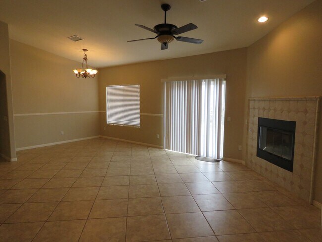 Building Photo - Beautiful 3/2 in the heart of JT!