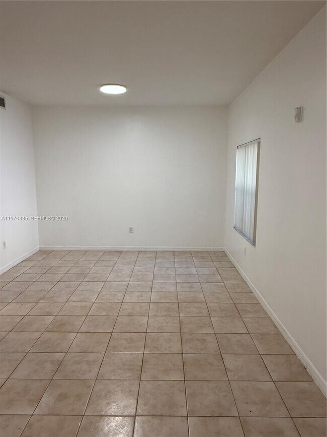 Foto del edificio - 745 SW 107th Ave