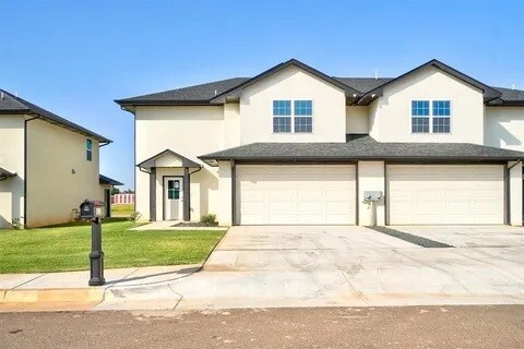 Building Photo - 617 Abadan Dr