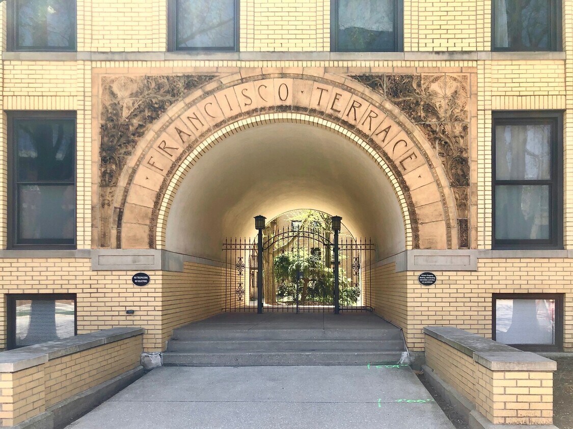 Primary Photo - 127 N Francisco Terrace