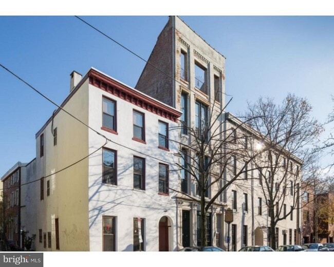 Building Photo - 415 S 11th St