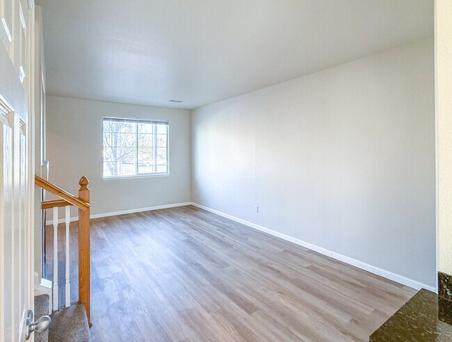 Foto del edificio - 5741 E 127th Pl