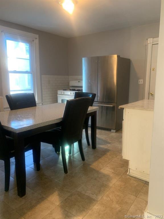 Foto del edificio - 295 Shelton St