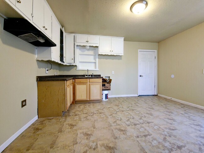 Foto del edificio - MOVE-IN SPECIAL: Cozy 3 Bedroom Home in East Lubbock
