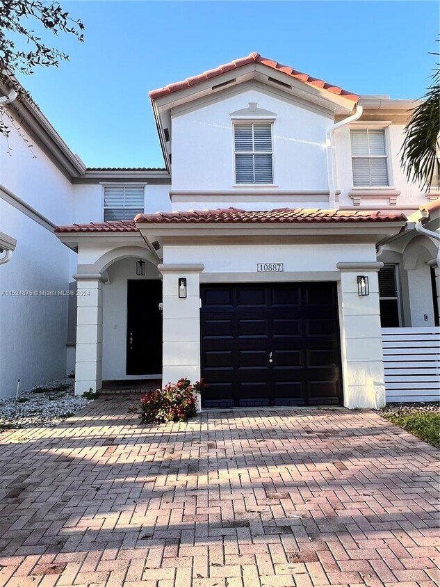10887 NW 78th Terrace, Medley, FL 33178 Townhome Rentals in Medley FL