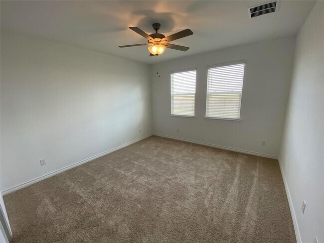Building Photo - 1009 Sandra Ann Wy