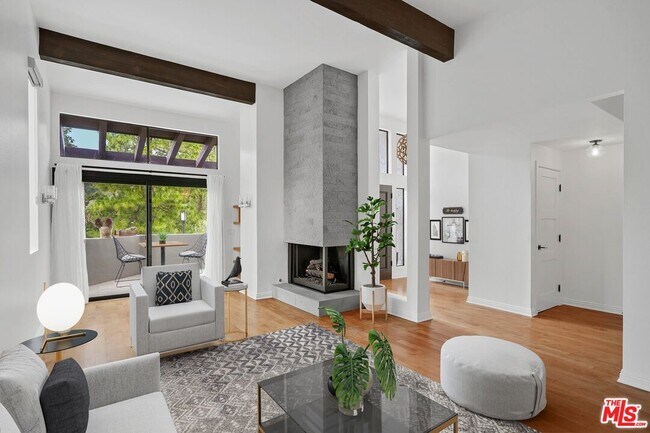 Foto del edificio - 1569 Michael Ln