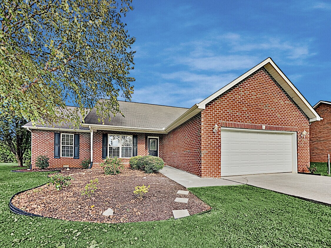 1423 Newbury Lane House Rental in Maryville, TN