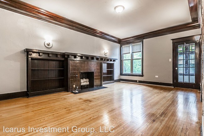 Building Photo - 5616-5616 S King Dr
