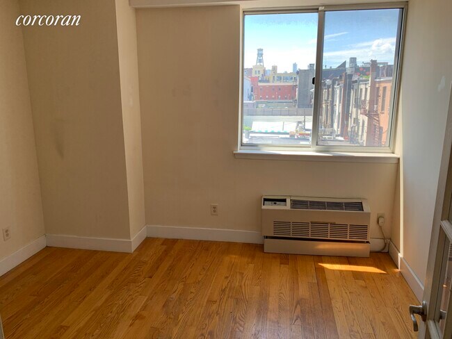 Foto del edificio - 756 Myrtle Ave