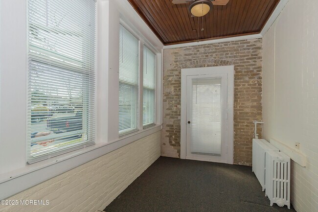 Foto del edificio - 34 Bridge Ave