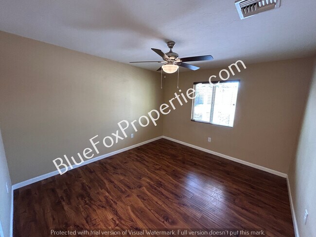 Foto del edificio - 1410 E Miles St