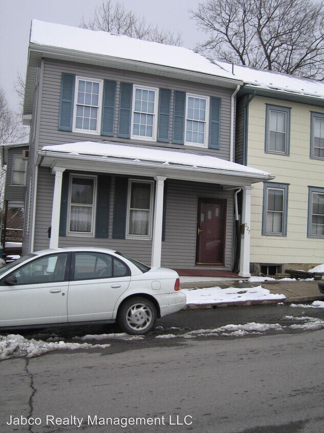 Primary Photo - 225-227 E High St